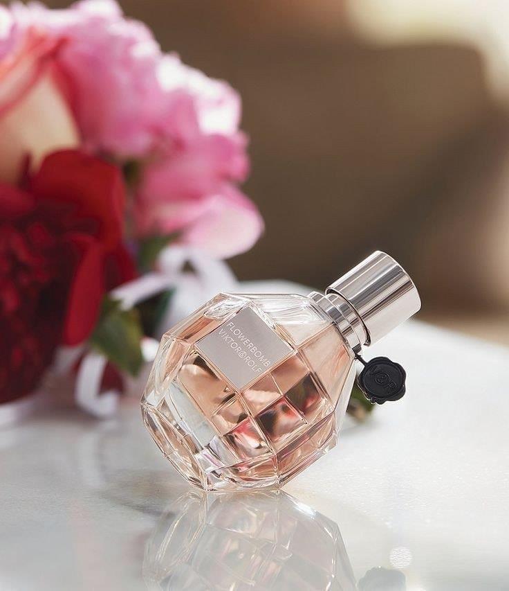 flowerbomb viktor & rolf عطر